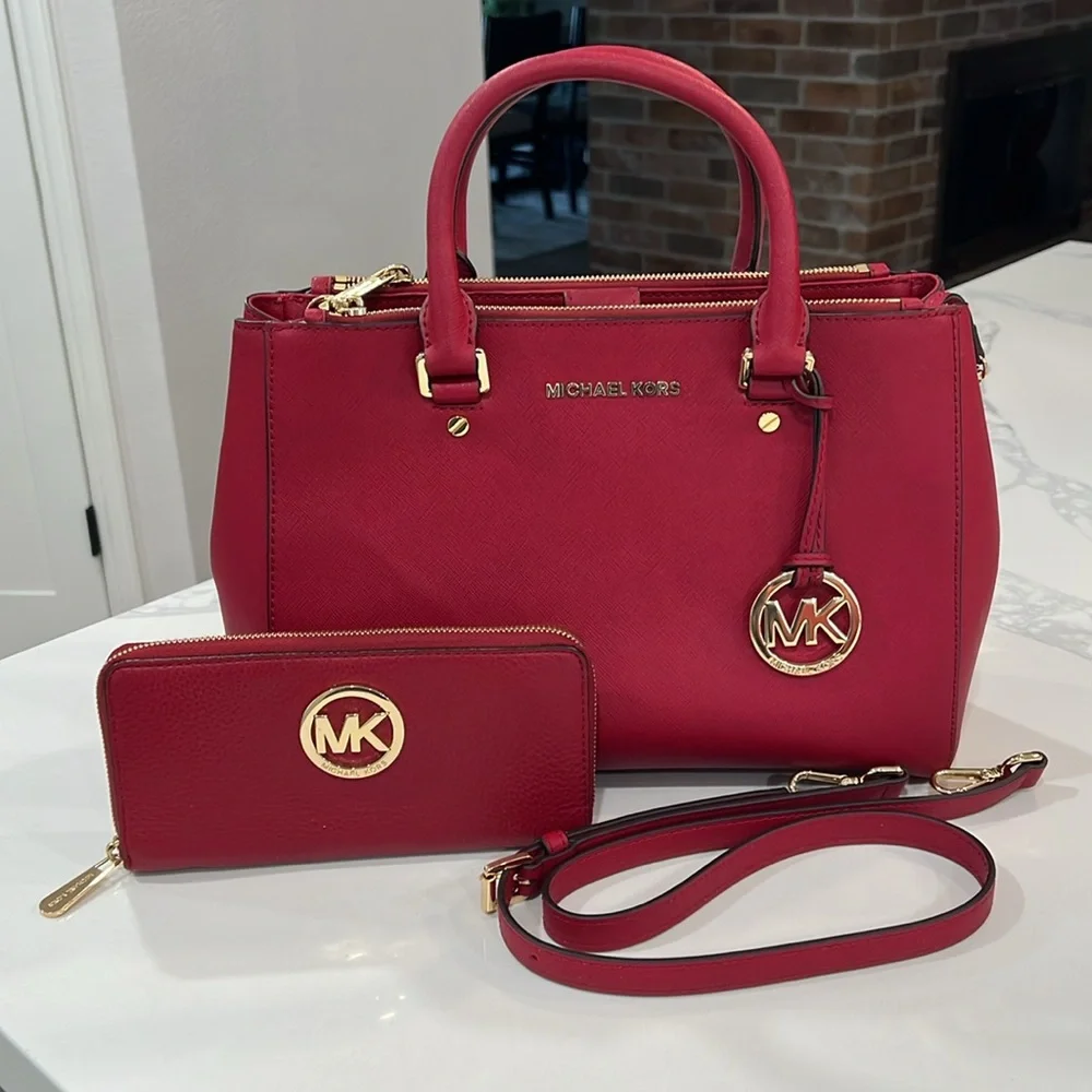 ❤️MICHAEL KORS BAG & WALLET.